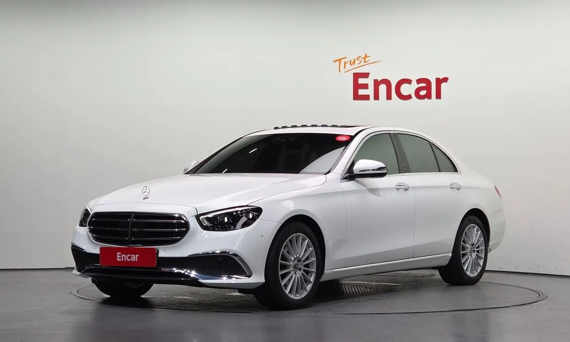 Mercedes-Benz E-Class — фото 1