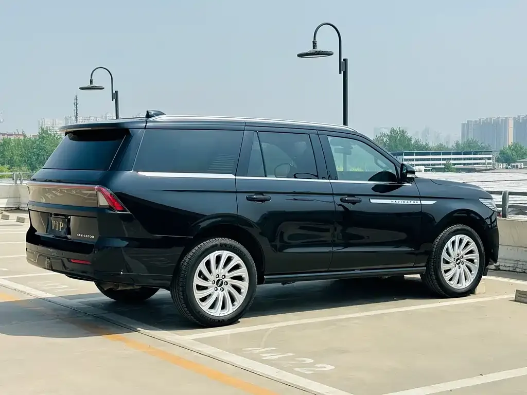 Lincoln Navigator — фото 2