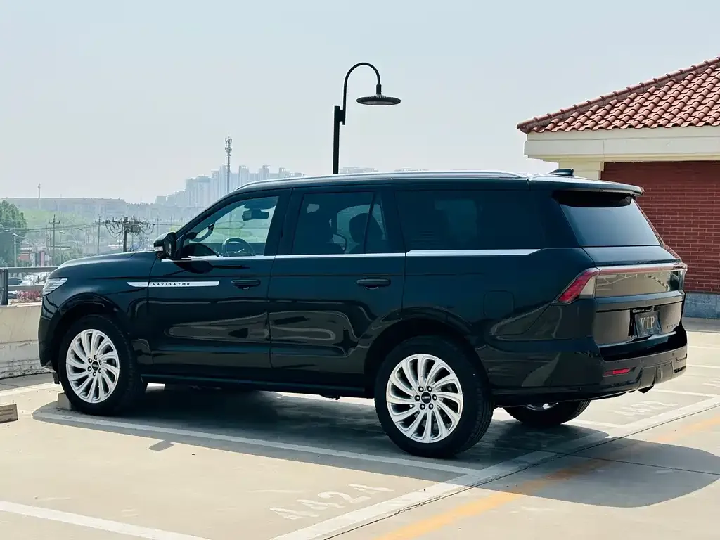 Lincoln Navigator — фото 10