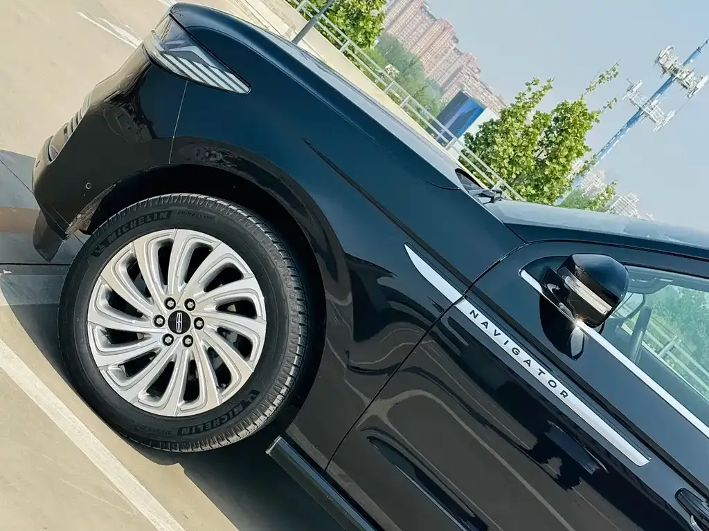 Lincoln Navigator — фото 7