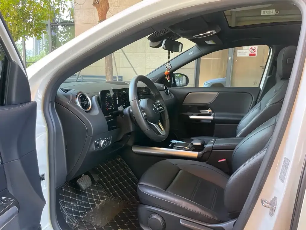 Mercedes-Benz GLA — фото 10