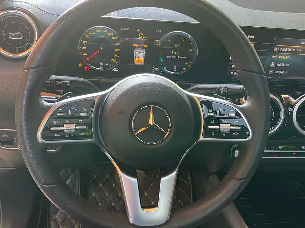 Mercedes-Benz GLA — фото 8