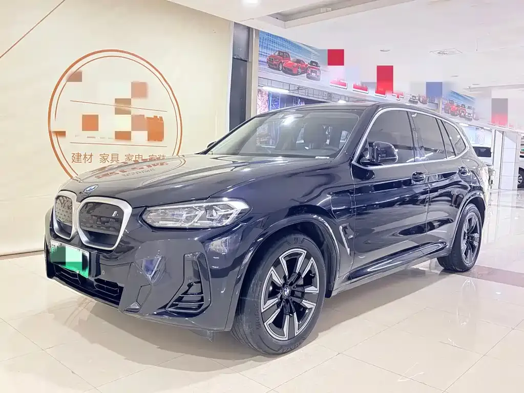 BMW iX3 — фото 1