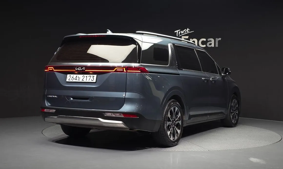 Kia Carnival — фото 4