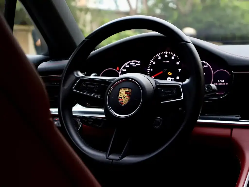 Porsche Panamera — фото 4