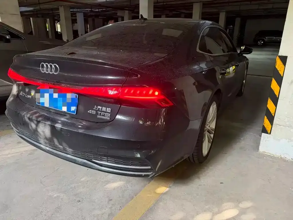 Audi A7L — фото 5
