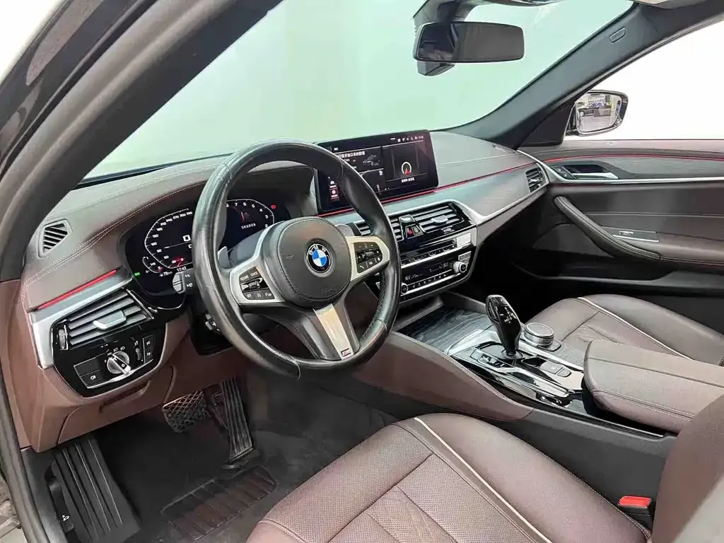 BMW 5 Series — фото 5
