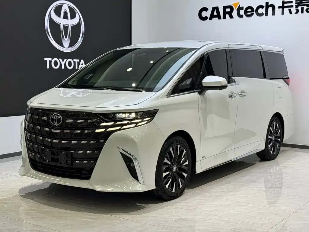 Toyota Alphard — фото 1