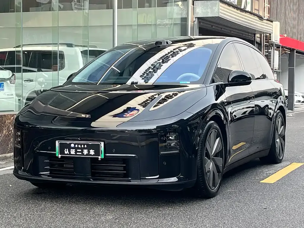 Li Auto Li i8 — фото 1