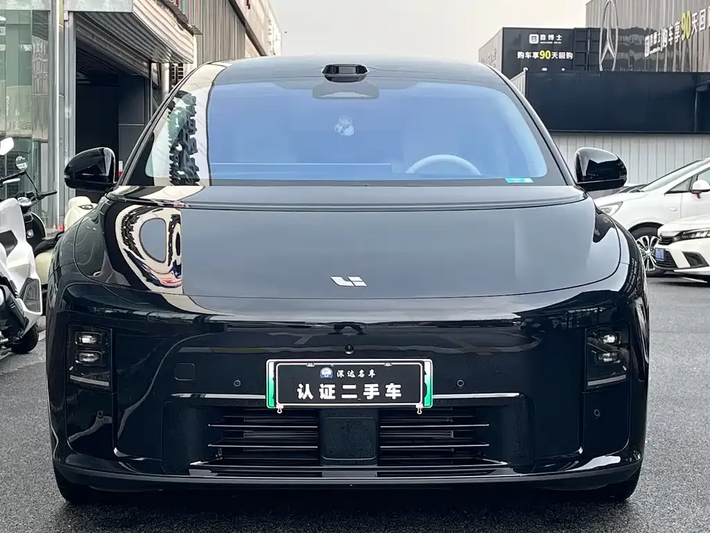 Li Auto Li i8 — фото 4