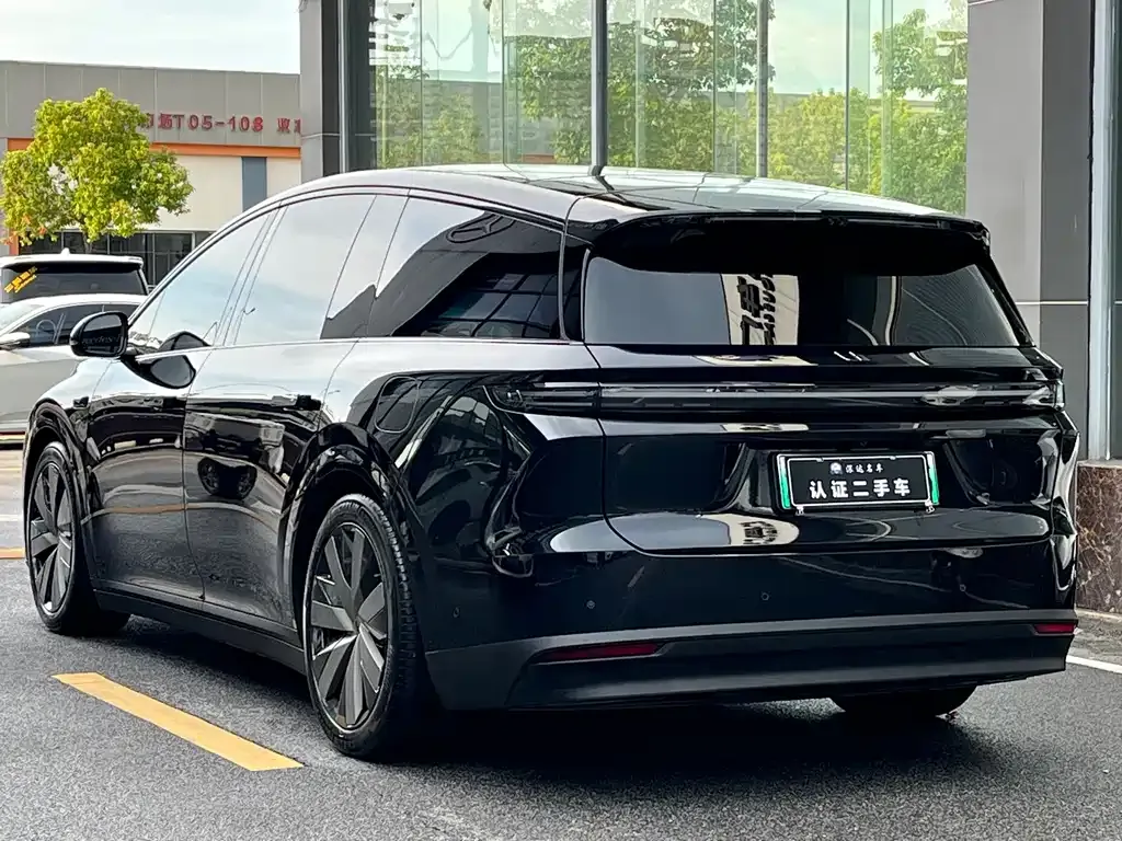 Li Auto Li i8 — фото 9