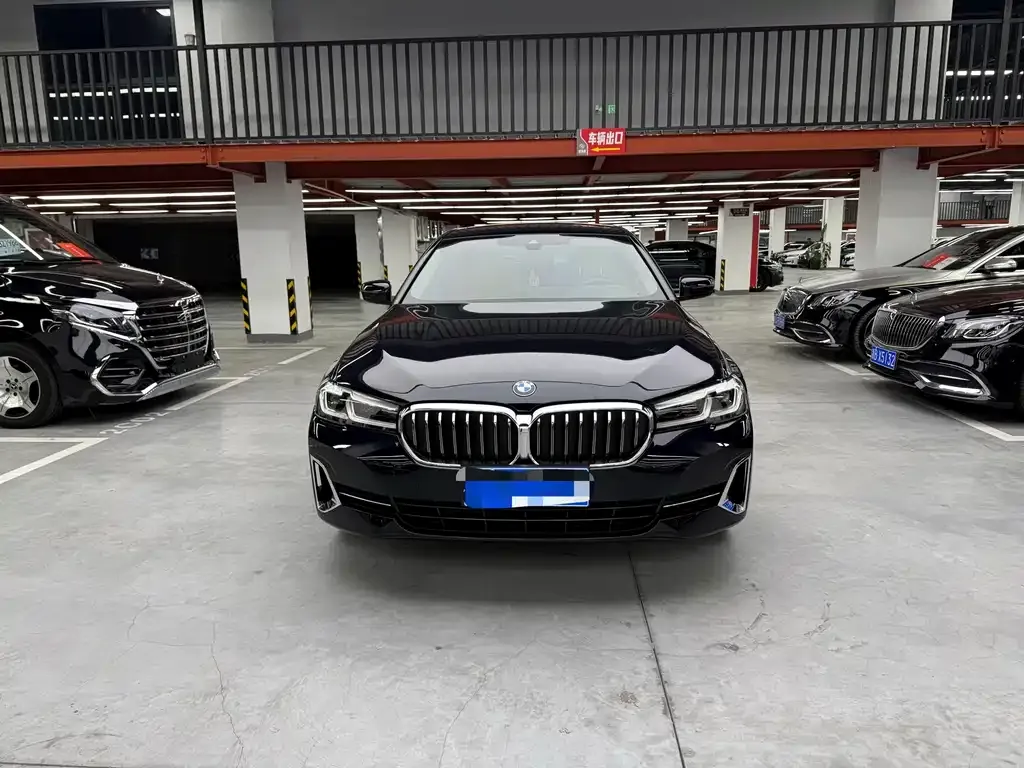 BMW 5 Series — фото 5