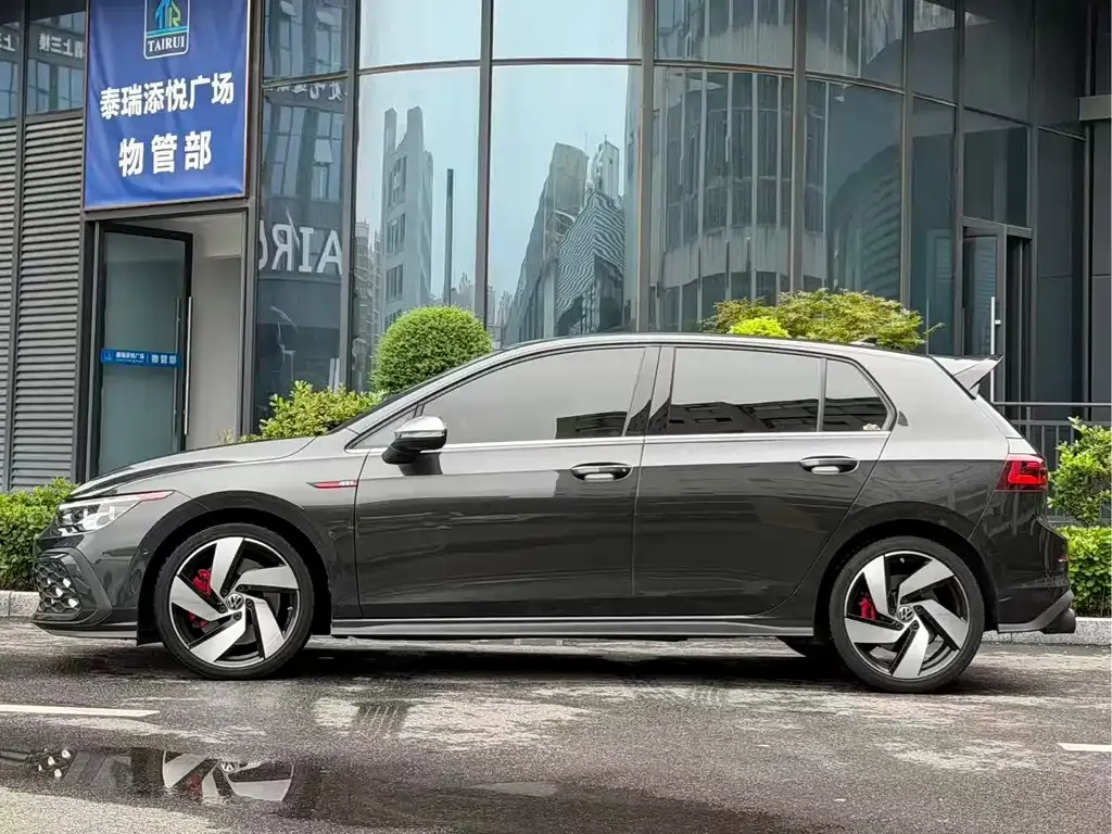 Volkswagen Golf GTI — фото 5