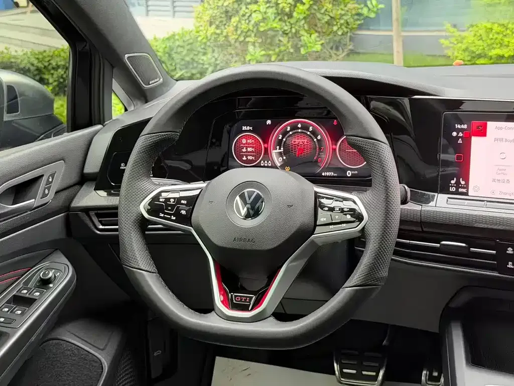 Volkswagen Golf GTI — фото 4