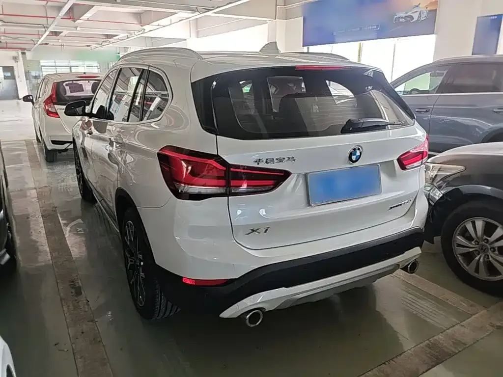BMW X1 — фото 10