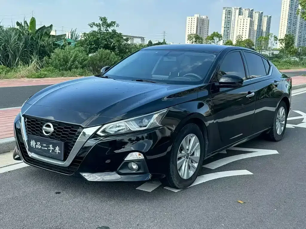 Nissan Teana — фото 1