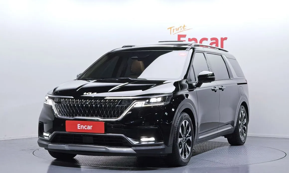 Kia Carnival — фото 1