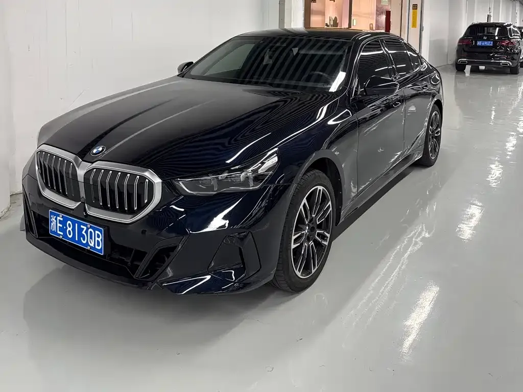 BMW 5 Series (Import) — фото 1