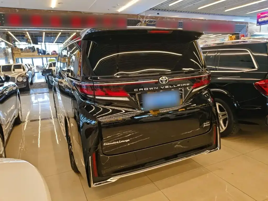 Toyota Vellfire — фото 9