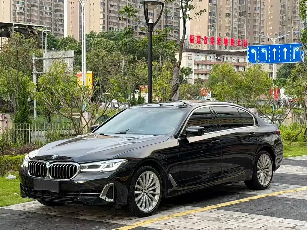 BMW 5 Series — фото 1