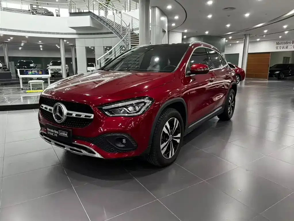 Mercedes-Benz GLA — фото 1