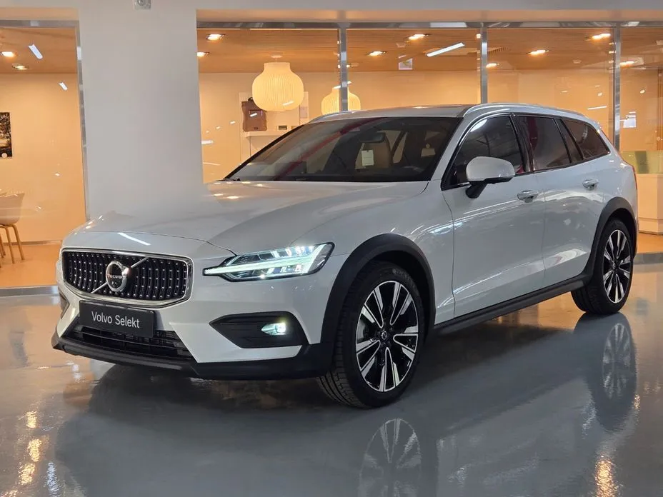 Volvo V60 — фото 1