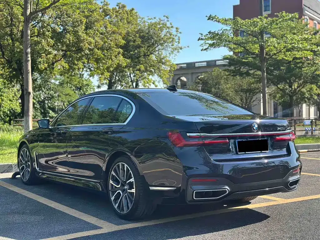 BMW 7 Series — фото 5