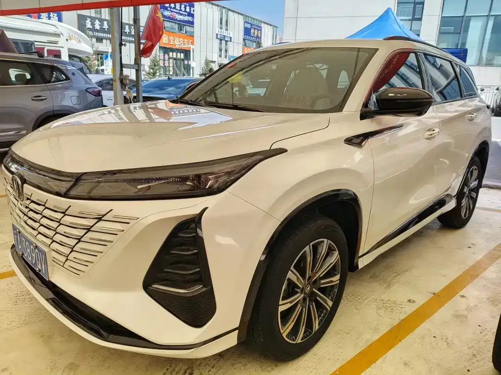 Changan CS75 PLUS — фото 1