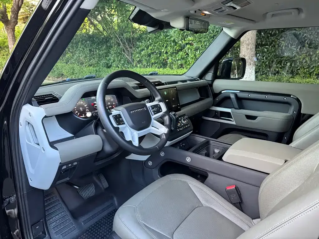 Land Rover Defender — фото 6