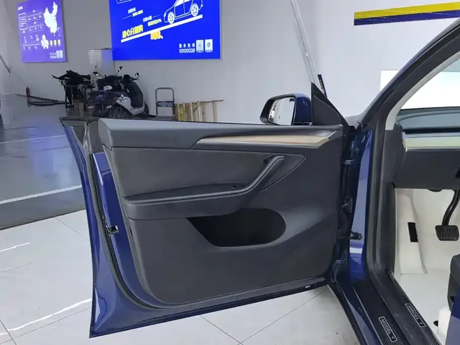 Tesla Model Y — фото 2