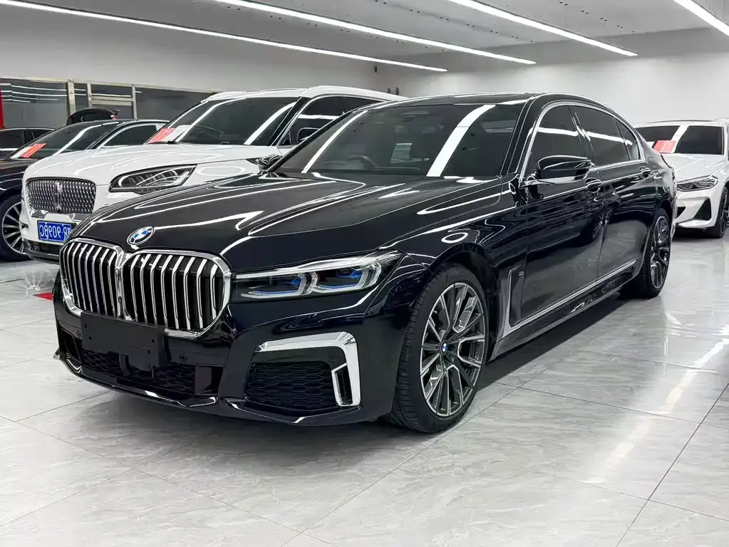 BMW 7 Series — фото 1