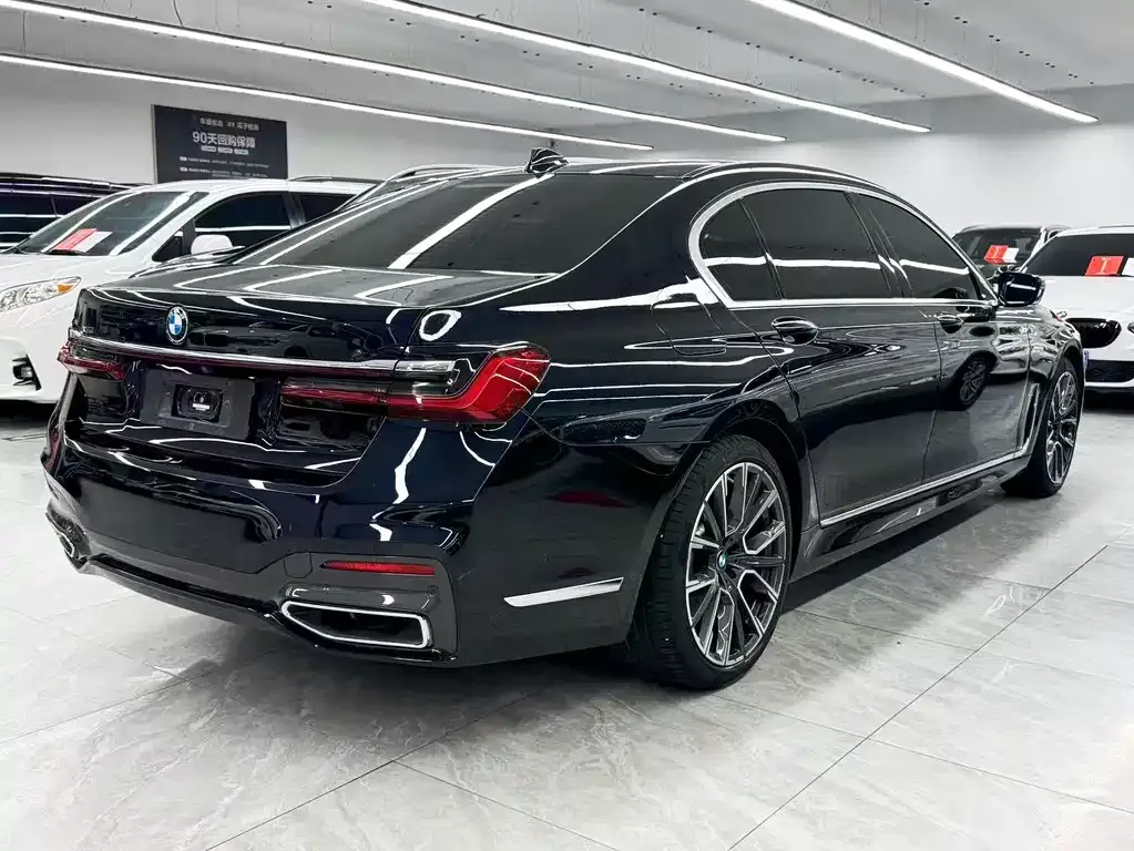 BMW 7 Series — фото 5