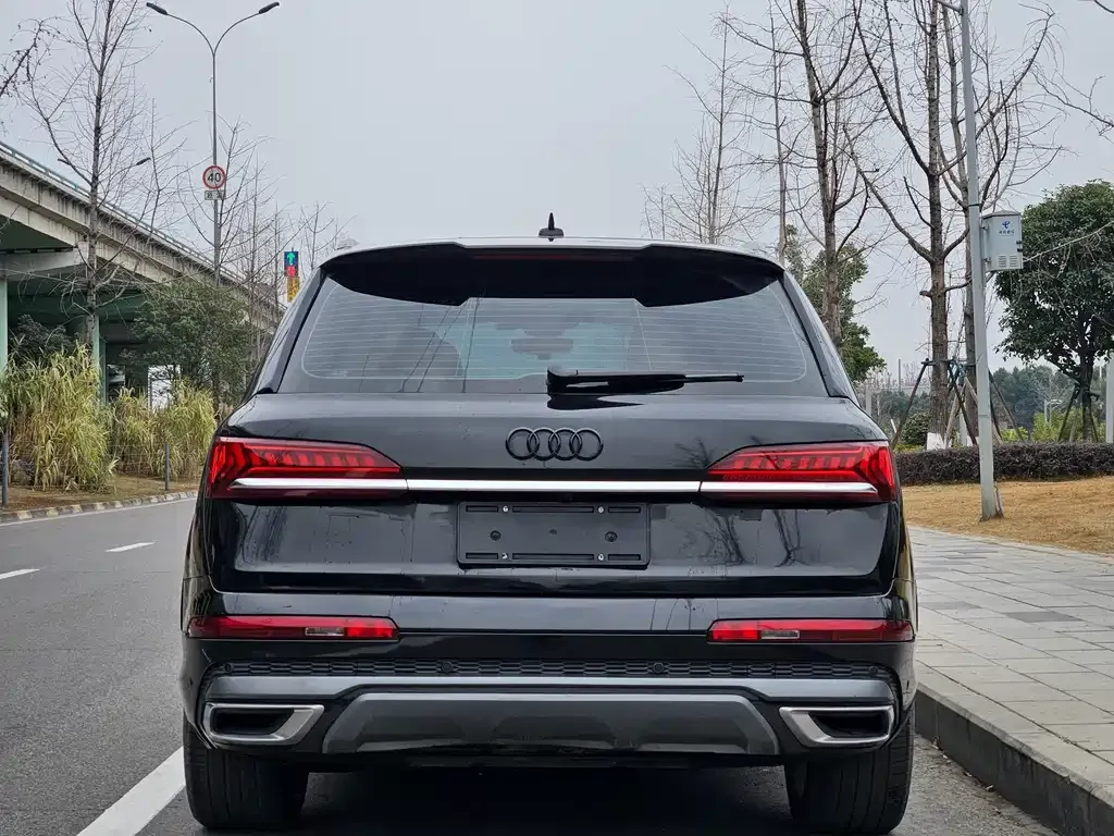 Audi Q7 — фото 4