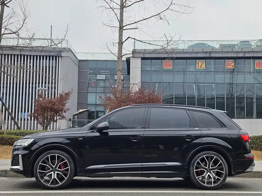 Audi Q7 — фото 6