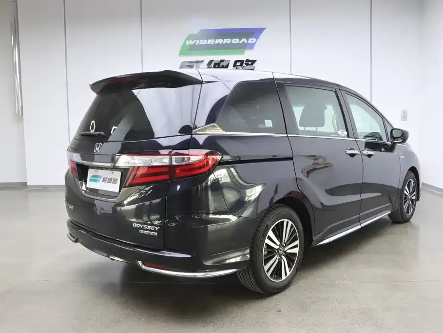 Honda Odyssey — фото 10