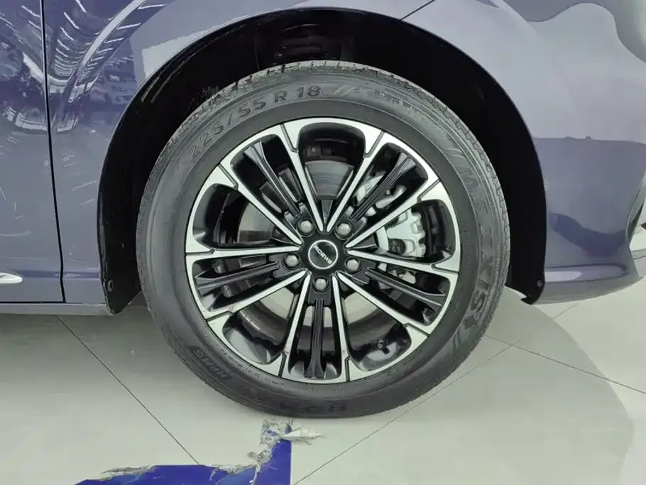 Roewe iMAX8 — фото 10
