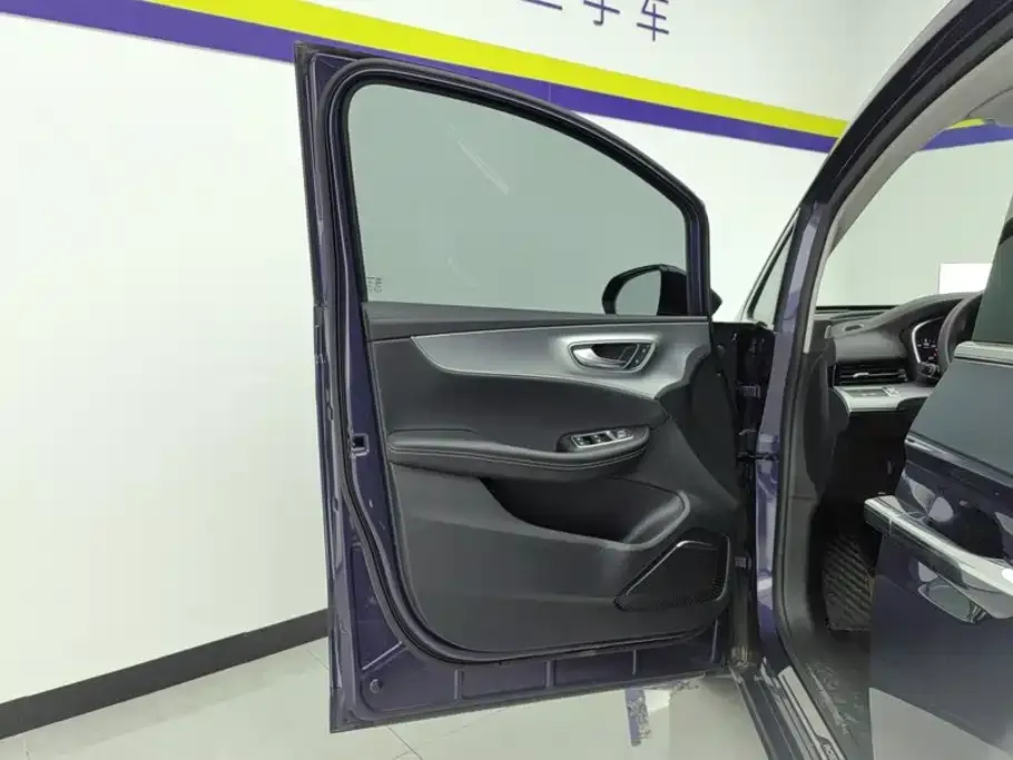 Roewe iMAX8 — фото 5