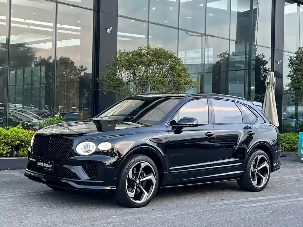 Bentley Bentayga — фото 1