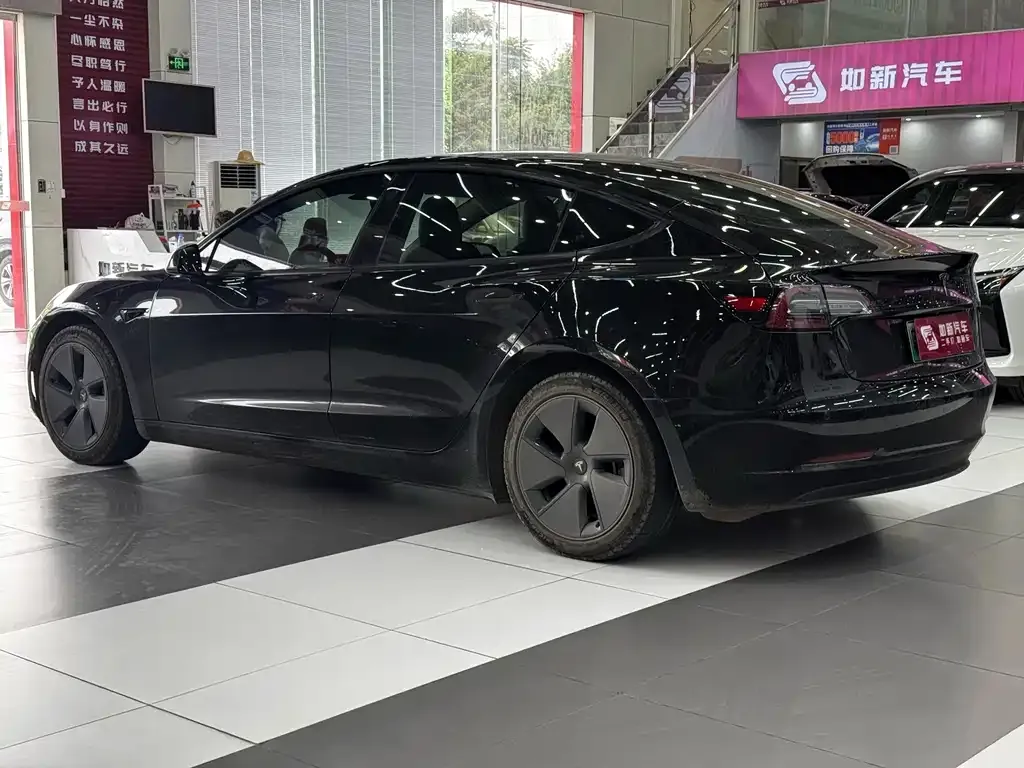 Tesla Model 3 — фото 5