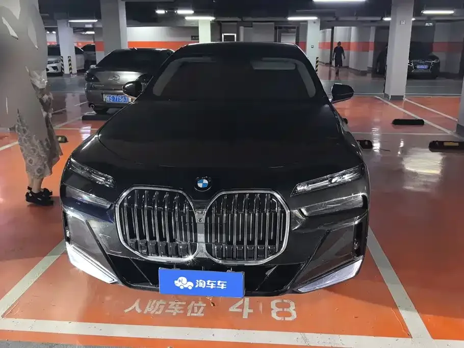 BMW 7 Series — фото 7