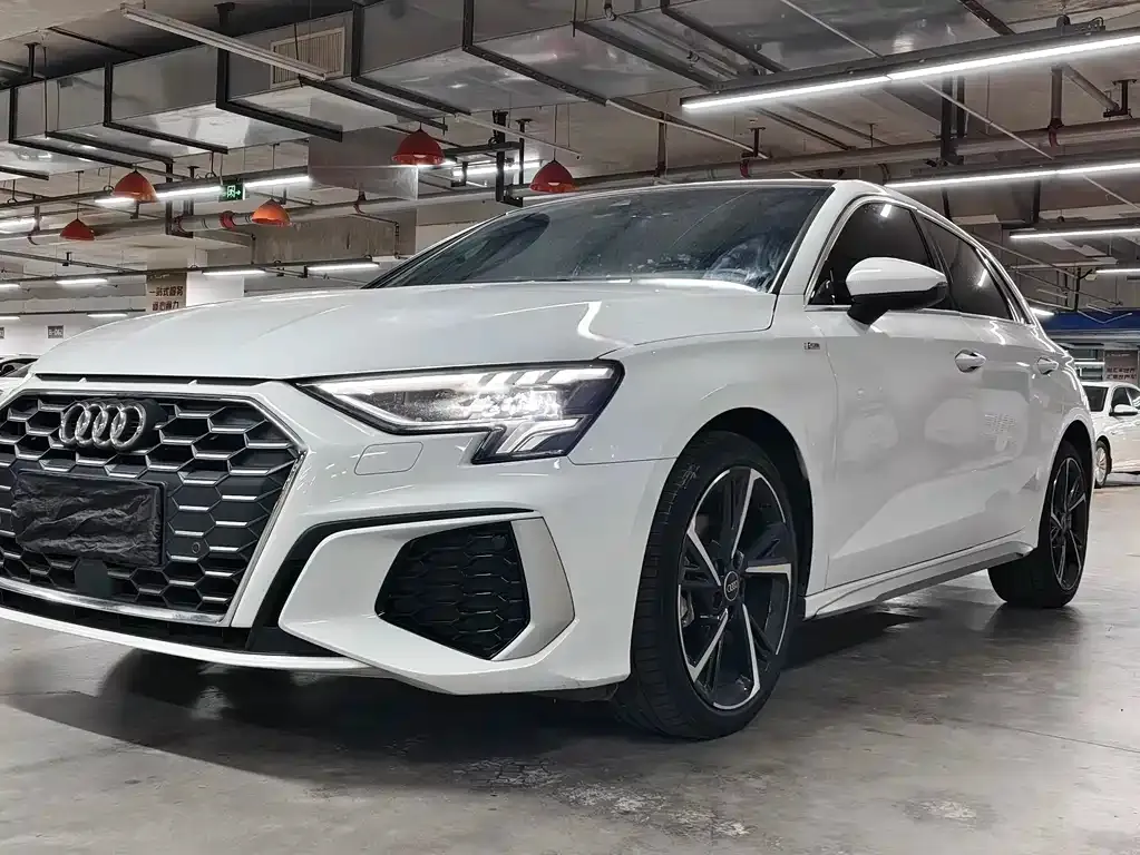 Audi A3 — фото 1
