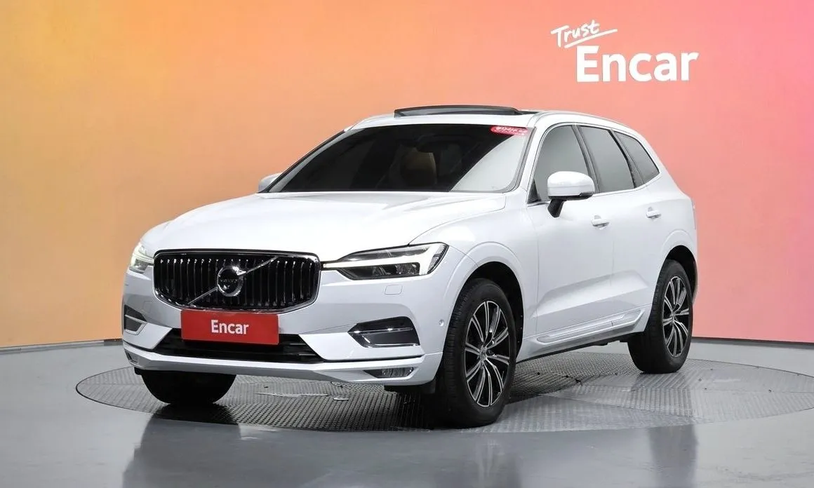 Volvo XC60 — фото 1
