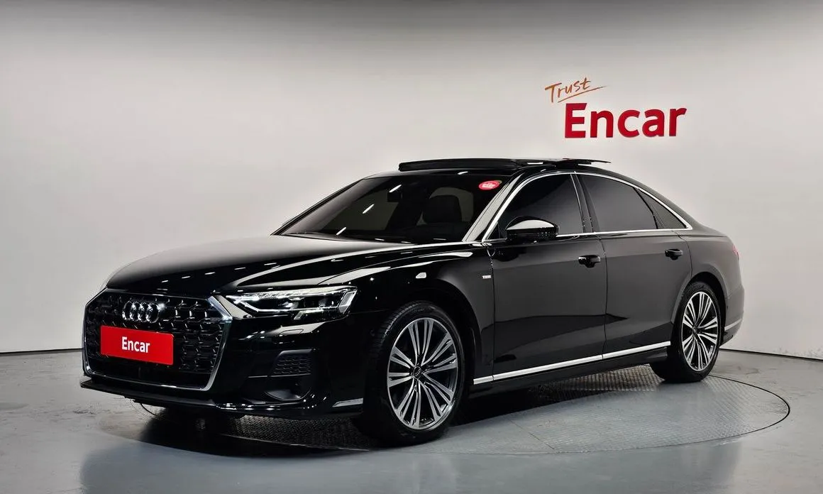 Audi A8 — фото 1
