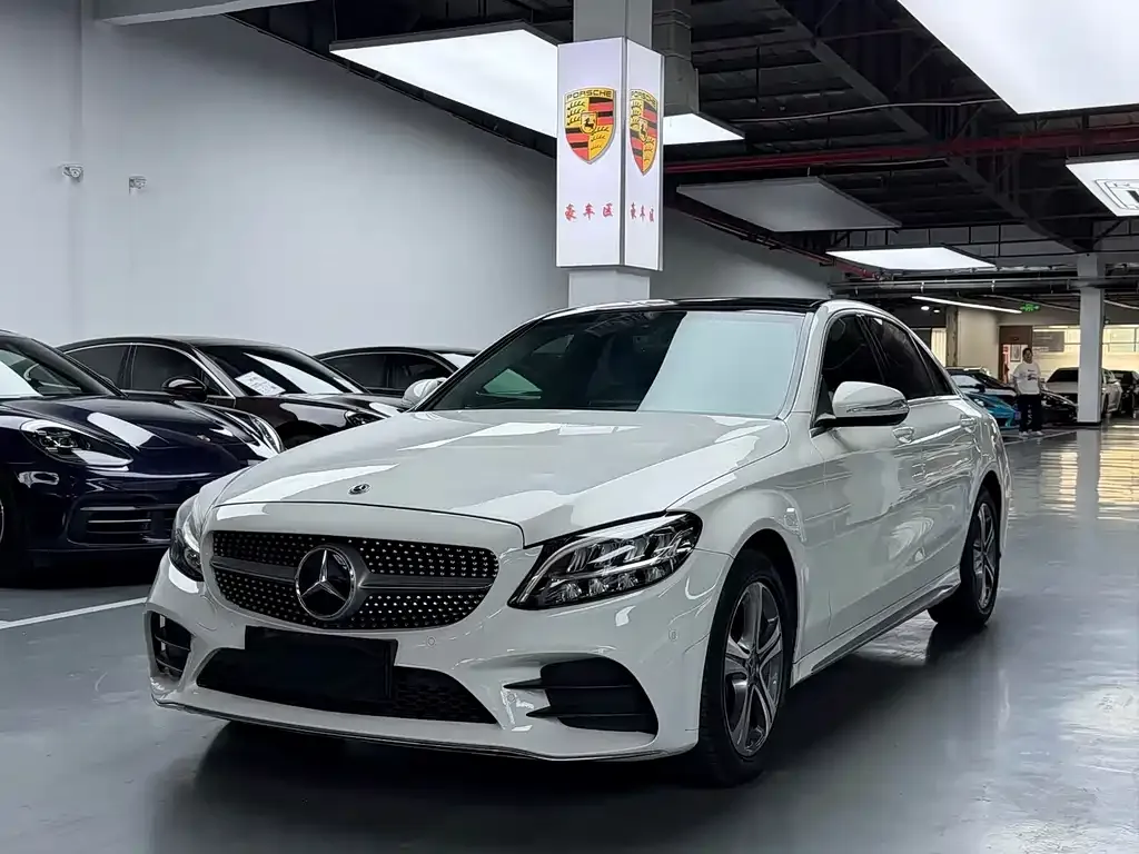 Mercedes-Benz C-Class — фото 1