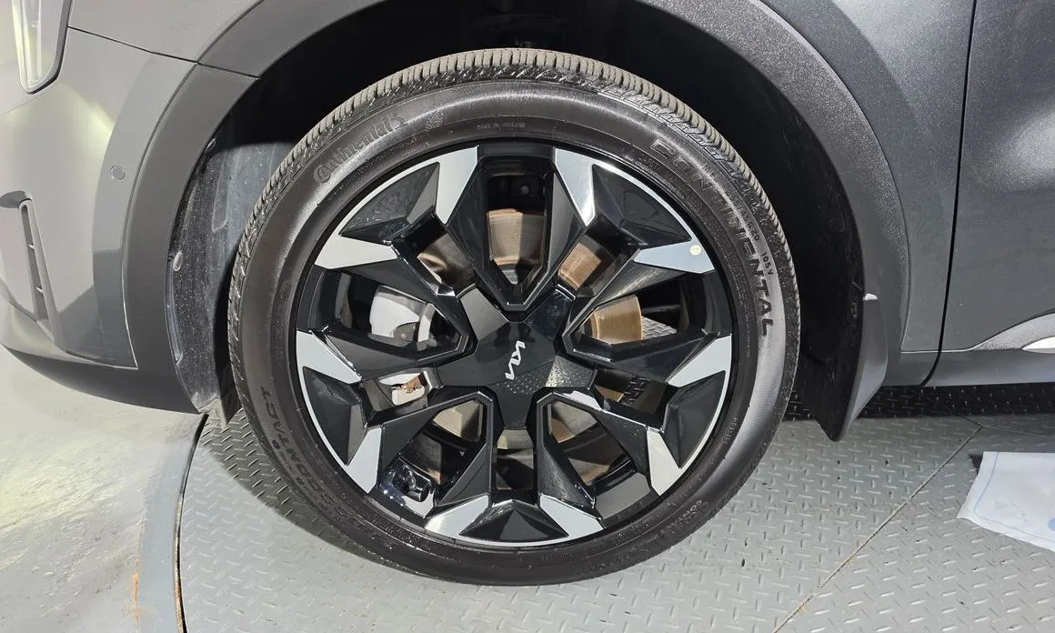 Kia Sorento — фото 10