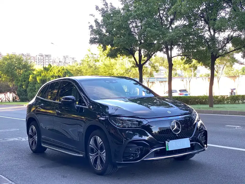 Mercedes-Benz EQE SUV — фото 10