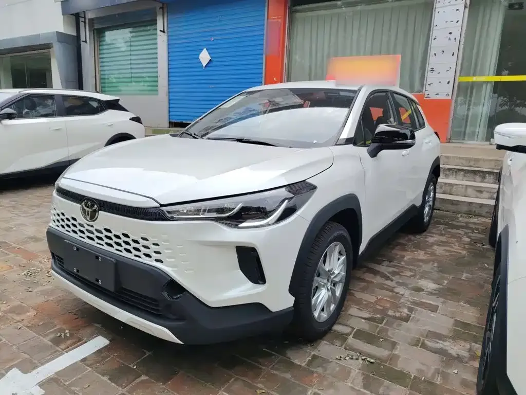 Toyota Corolla Cross — фото 1