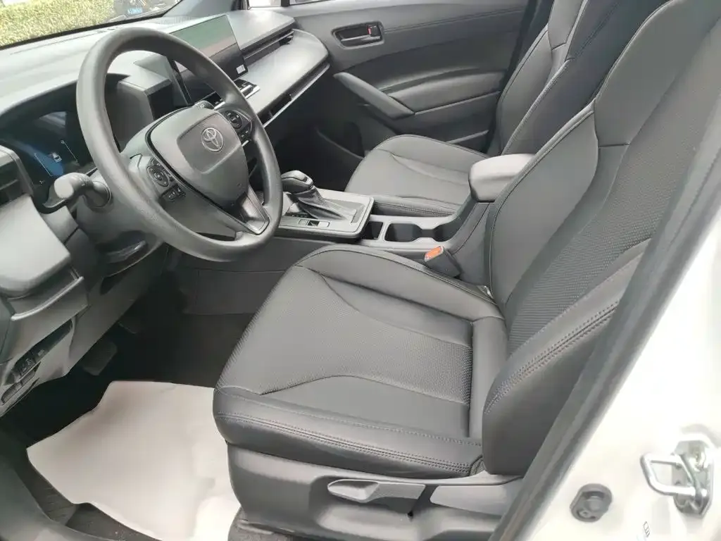 Toyota Corolla Cross — фото 10