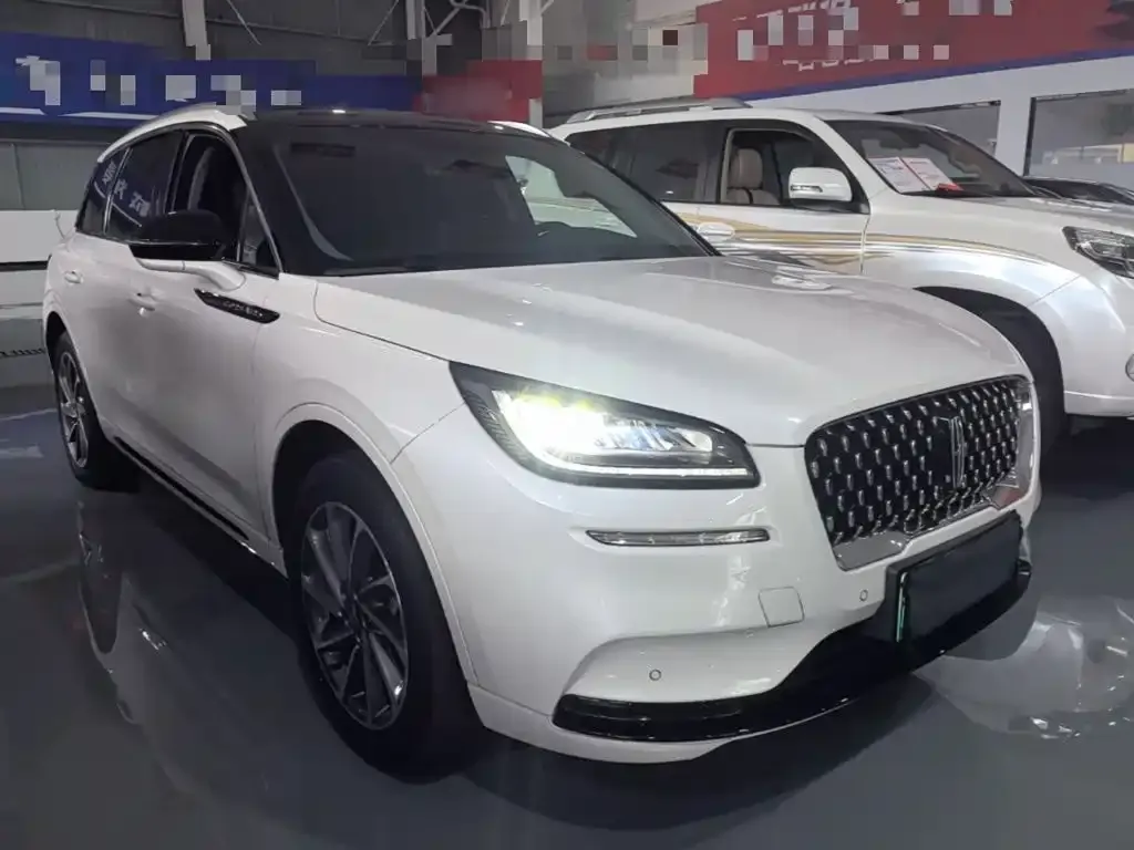 Lincoln Corsair Hybrid — фото 10