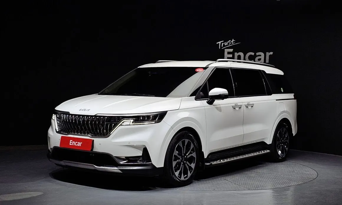 Kia Carnival — фото 1